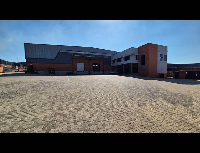 2,889M² WAREHOUSE TO LET IN COSMO BUSINESS PARK
